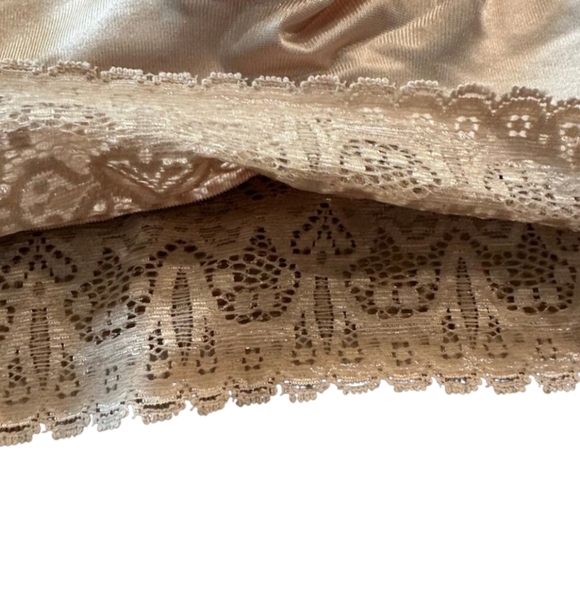 Ruby Ribbon Beige Lace Demiette - Picture 5 of 8